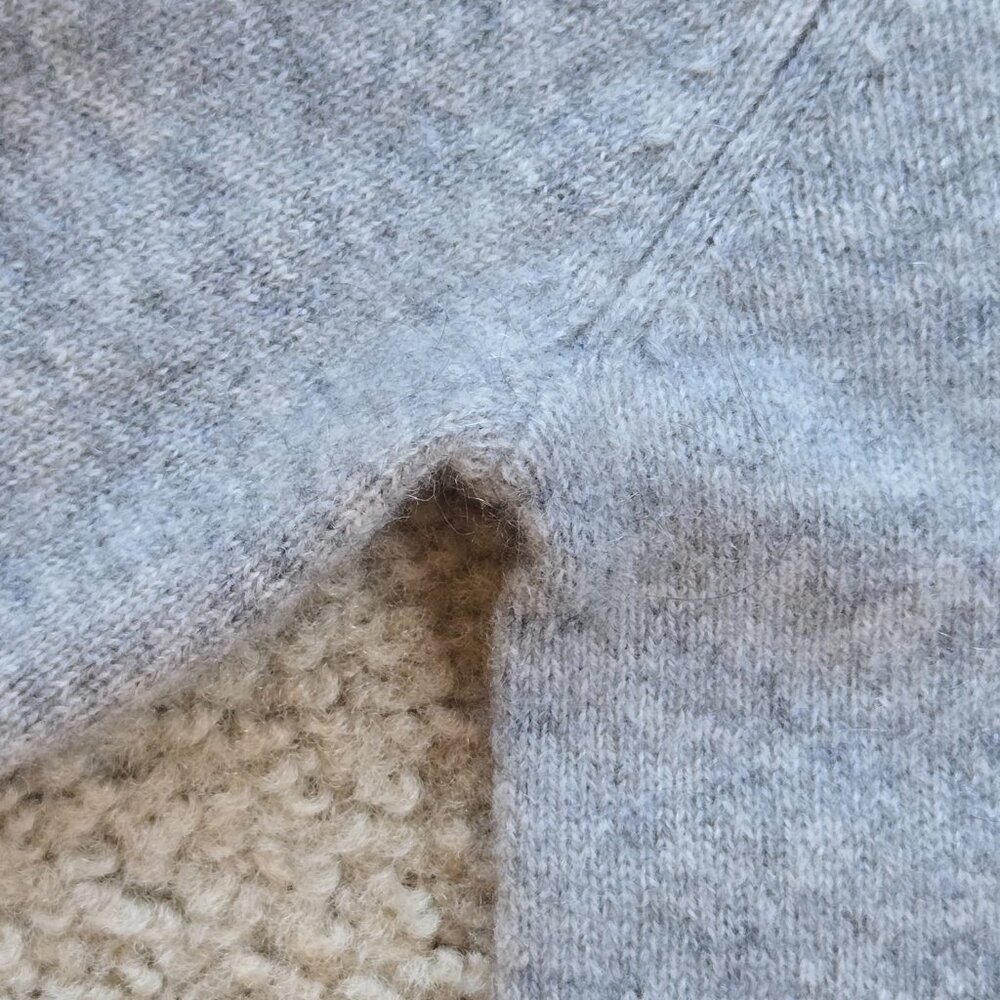 NWOT Philosophy 100% Cashmere Sweater Grey with Stars - Picture 5 of 10